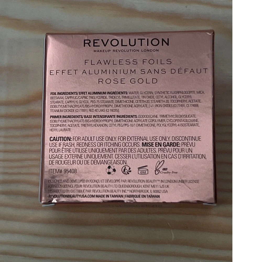 Makeup Revolution London Flawless Foils Eye Shadow Rose Gold with Primer 95408